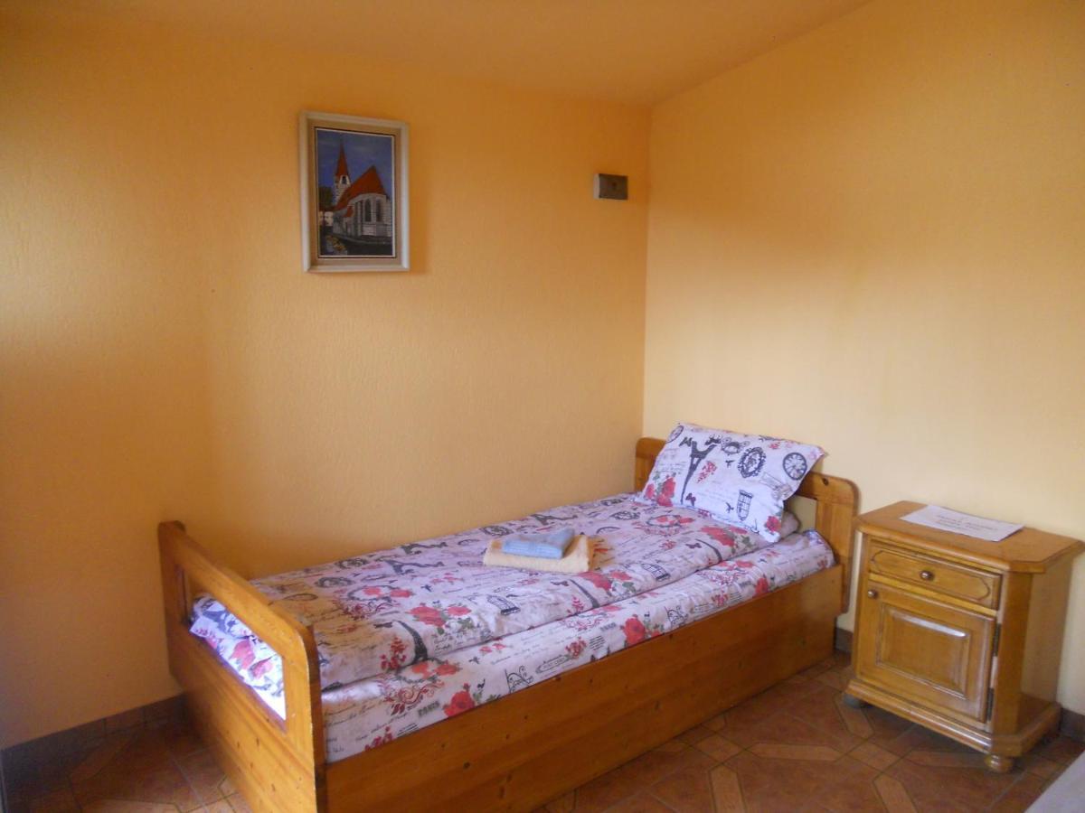 Pension, Camping & Biker Station Zur Deutschen Eiche Ciocanesti Экстерьер фото