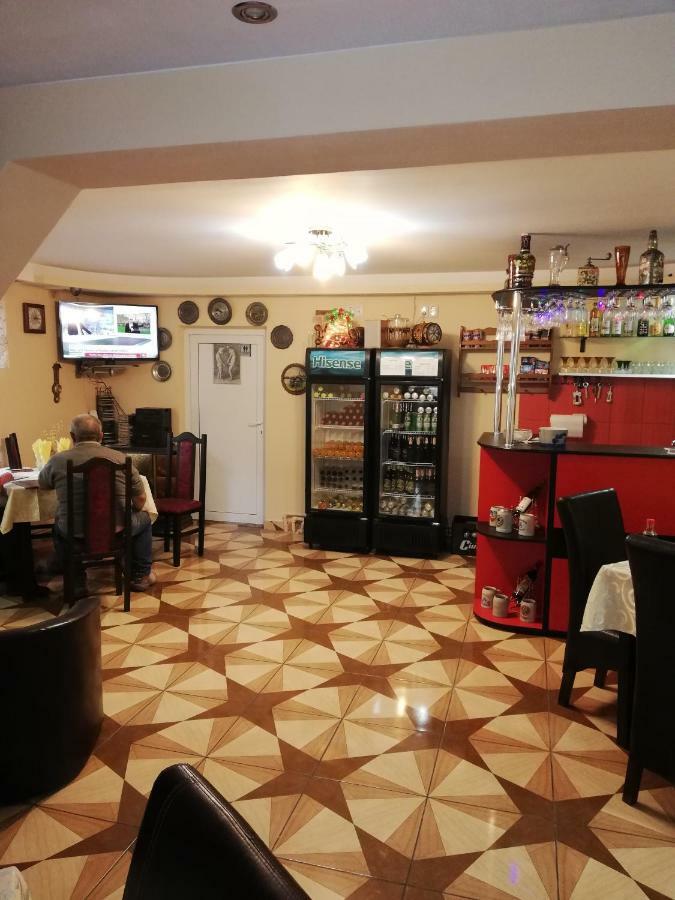 Pension, Camping & Biker Station Zur Deutschen Eiche Ciocanesti Экстерьер фото